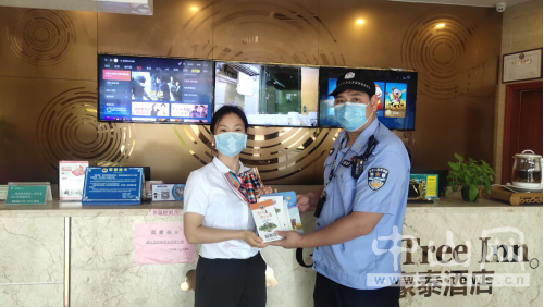 阜沙鎮禁毒信息〔2020〕第155期--阜沙禁毒宣傳活動走進重點行業場所(2020.10.27 ）5