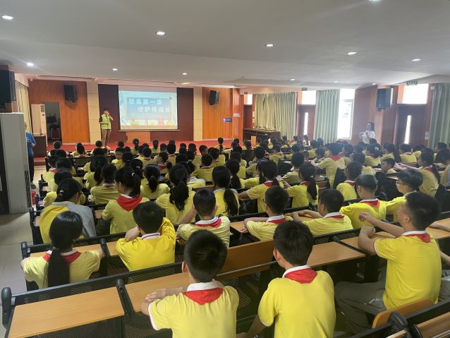 三鄉鎮開展“向毒品‘say no’禁毒課堂進校園”宣傳活動照片2.JPG